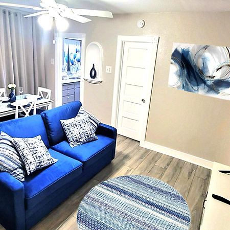 Beautiful Guesthouse, Sleeps 4 - Kitchen, Private Laundry, Ac, Parking, 65' Tv, Close To Stores, Restaurants & Beach Long Beach Exteriér fotografie