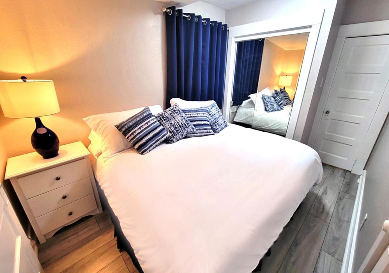 Beautiful Guesthouse, Sleeps 4 - Kitchen, Private Laundry, Ac, Parking, 65' Tv, Close To Stores, Restaurants & Beach Long Beach Exteriér fotografie